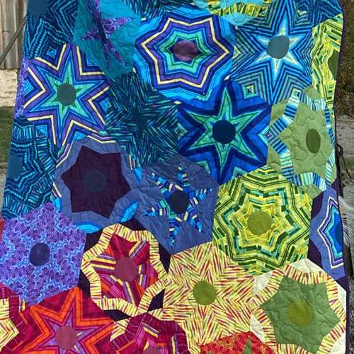 THE-BLENDED-HEXAGON-QUILT-AND-STAR-VARIATIONS